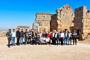 Guests attending the UCLG-MEWA meeting visited the Ten-Eyed Bridge and Zerzevan Castle