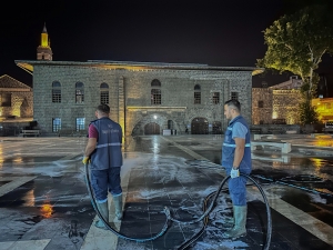 Şaredariya Amedê li Sûrê xebatên paqijiya bi şev dike