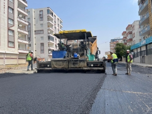 Cadeya Şehîtlikê bi asfaltê tê nûkirin
