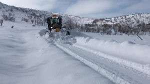 Kırsalda 11 bin 200 kilometrelik yolda kar küreme çalışması yapıldı
