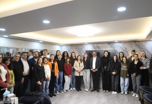 Eşbaşkanlardan kritik ma&ccedil; &ouml;ncesi Kadın Voleybol Takımı&rsquo;na destek