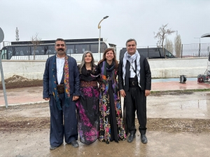 Eşbaşkanlar Van&rsquo;daki Newroz kutlamasına katıldı