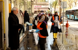 Büyükşehir Belediyesi günlük 61 bin koruyucu maskeyi ücretsiz dağıtıyor