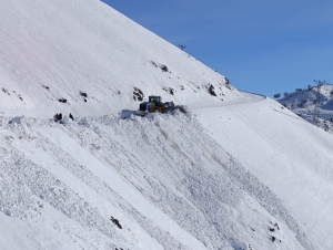 Kırsal mahallelerde 2 bin 622 km yol ulaşıma a&ccedil;ıldı