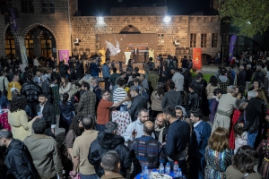 Sanat, barış ve hafızanın buluşmasıyla Amed Uluslararası Tiyatro Festivali başladı