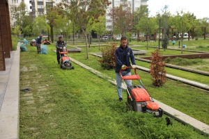 Parklarda yaz hazırlığı
