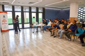 Li pirt&ucirc;kxaneyan perwerdeya hişmendiy&ecirc; ya li dij&icirc; tiryakiy&ecirc;