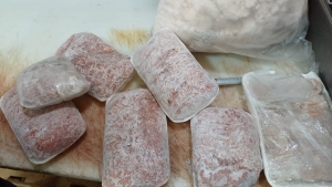 100 kg goştê ku dema wê derbas bûye hat girtin