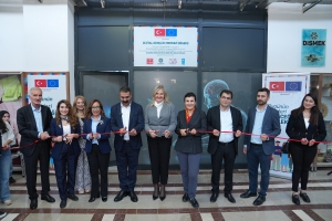 Diyarbakır&#039;da Dijital Gençlik Merkezi açıldı