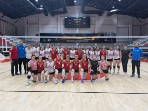 Tîma Jinên Ciwan a Voleybolê ya DBByê derket Şampiyonaya Tirkiyeyê