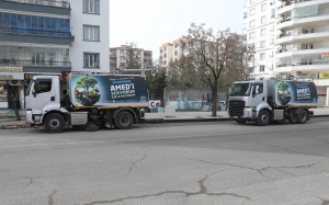 Kent genelinde mıcır ve atık temizliği