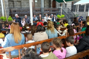 Gedeyan Adet&ecirc; Dengb&ecirc;j&icirc;ye Nas Kerd