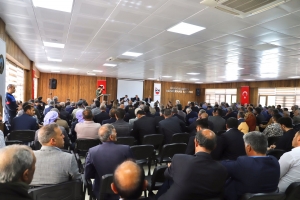 Vali Ali İhsan Su Ergani ilçesi muhtarlarıyla bir araya geldi