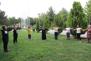 Eşbaşkan Bucak, kadınlarla sabah sporunda bir araya geldi