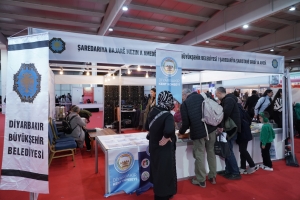 DBB Fûarê Kitaban de do Şaristanî Bido Naskerdene