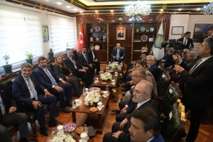 Serekê TBMM'yî  Numan Kurtulmuş ame zîyaretê şaredarî