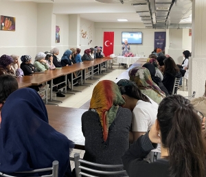 Öğrencilere meslek tanıtımı semineri
