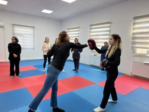 Atolyeya parastina nêzik hat lidarxistin