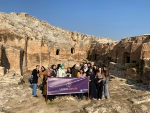 Wendekarî Yurdê Kênayan Şikeftî Hîlarî de gêrayî