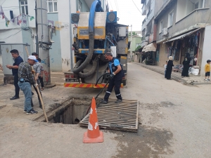 Ekîbanê şaredarî Cizîr de awa laserî tahlîye kerde, cadeyî pak kerdî