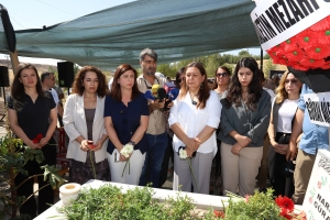 Hevşaredar Bucak, beşdarî bîranîna Narîn Guran bû: &quot;Divê mekanîzmayên demokratîk û beşdarbûyî bên bipêşxistin&quot;