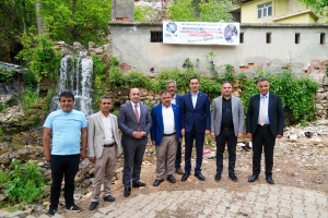 Silvan Keklikdere mahallesinde çiftçilere sulama kanalı yapılıyor