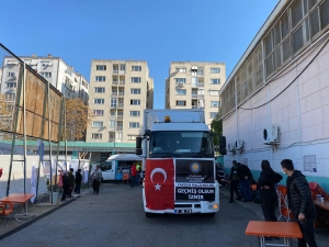 İzmir’de 110 bin kişiye sıcak yemek dağıtıldı
