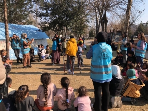 Çadır kentteki çocuklar etkinliklerle depremin etkisinden uzaklaştırılmaya çalışılıyor
