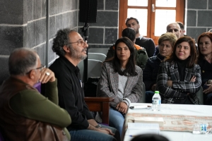 Hemşaredare Serra Bucak Beşdarê Sohbetî Bîye