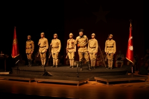 “Çanakkale Destanı” tiyatro oyunu Diyarbakır’da sahnelendi