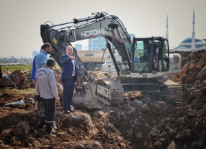 Şaristanê konteyneran de xebata kanalizasyon û awa şimitişî hema hema qedîya