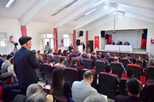Vali Ali İhsan Su Hazro ilçesi muhtarlarıyla bir araya geldi