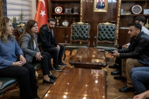 Hevşaredar Bucak pêşwaziya kedkarên nexweşxaneya bajêr kir