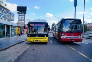 Di cejnê de otobûsên şaredariyê belaş in