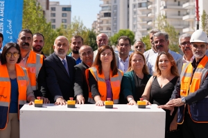 Co-Mayors Lay Foundation of New Library