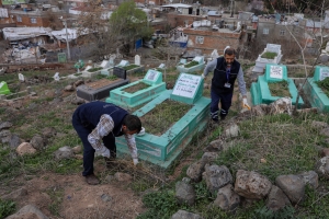 Goristanan de verê Roşanê Remazanî pakkerdiş
