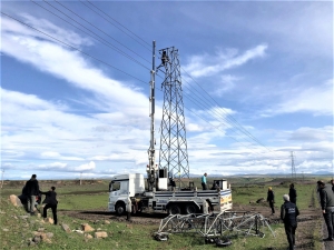 DİSKİ olumsuz hava koşulları nedeniyle devrilen enerji nakil hatlarını onardı