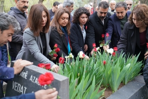 Eş Başkanlar, Vedat Aydın'ın mezarını ziyaret etti