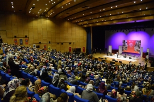 Walî Karaloglu: &quot;Emrê jinan bi ser çavan ra&quot;