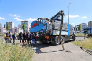 DÎSKÎ her roj kanalîzasyonan paqij dike