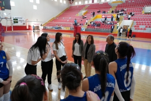 Hevserok Bucak maça Tîma Voleybolê ya Jinan temaşe kir