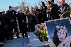 Ayşe Şan mezarı başında anıldı