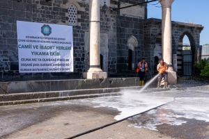 İbadethanelerde bayram temizliği