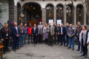 Rayberê turîstan Dîyarbekir de ameyê têhet