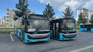 Hûmara seferanê otobusanê Karaz û Hezro zede bîye