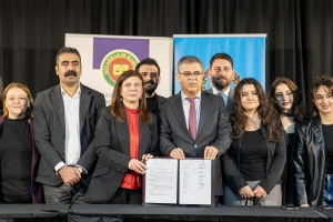 Di navbera Şaredar&icirc; &ucirc; 13 şaredariy&ecirc;n nav&ccedil;eyan &ucirc; baroy&ecirc; de protokola t&ecirc;koş&icirc;na li dij&icirc; tundiya ser jinan