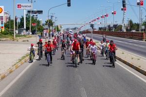 Öğrenciler “Temiz Diyarbakır” için pedal çevirdi