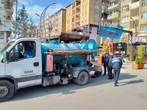 DİSKİ Sanat Sokağı yağmur suyu ızgaralarında detaylı temizlik çalışması yaptı