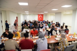 Mêvanxaneya Şaredariyê fitar û paşîvê dide nexweşan