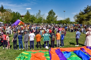 &#039;Şahiya Biharê ya Zarokan&#039; bi rengînî dest pê kir
